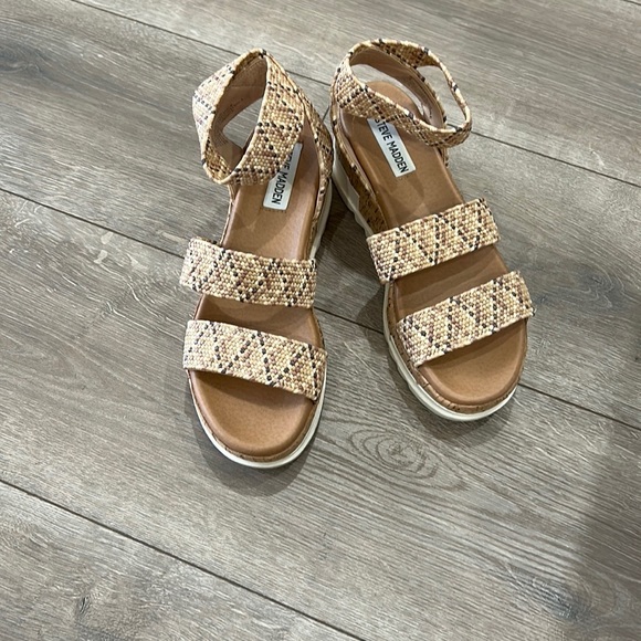Steve Madden Shoes - STEVE MADDEN • Beige Tone Ankle Strap Wedge Sandal • sz 7